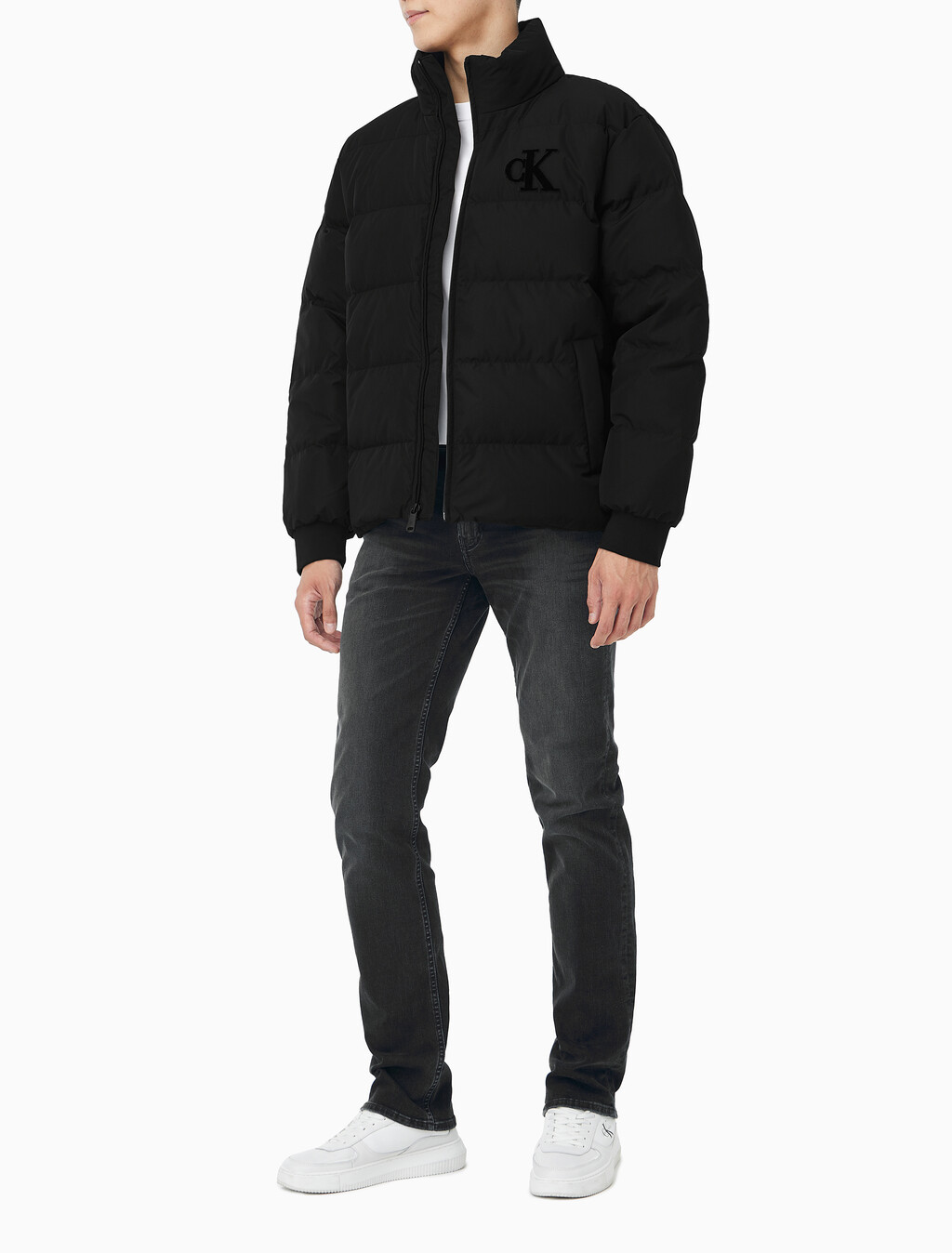 Buy 남성 셔닐 스탠드 카라 다운 푸퍼 자켓 in color BLACK