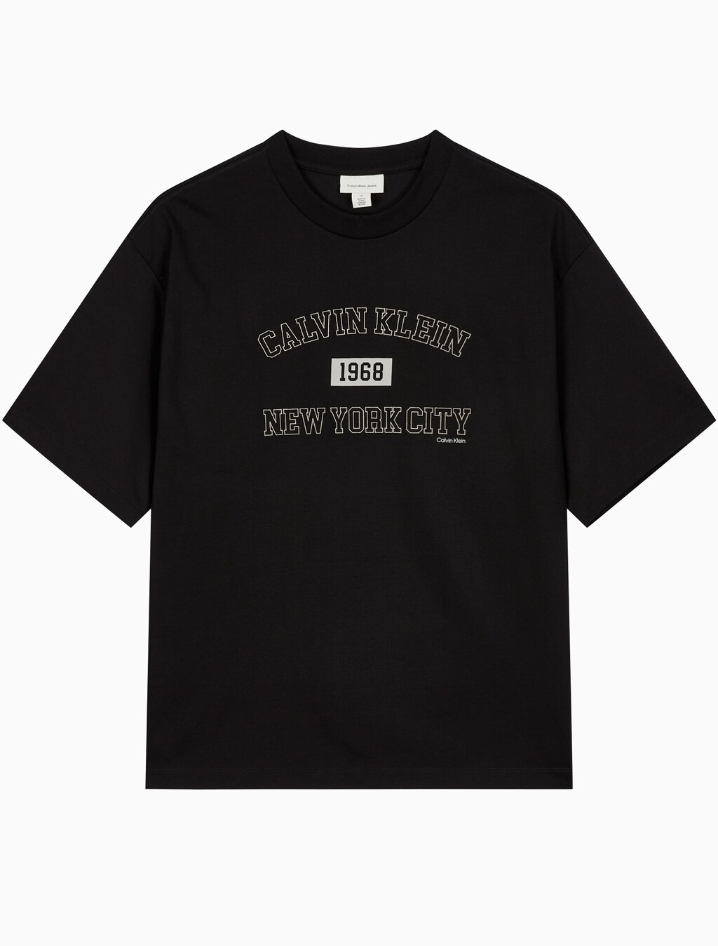 Buy 남성 릴렉스핏 뉴욕 바시티 로고 반팔 티셔츠 in color BLACK
