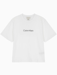 Buy 여성 릴렉스드 스탠다드로고 크루넥 반팔 티셔츠 in color BRILLIANT WHITE