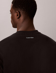 Buy 캘빈 리조트 팜 그래픽 티 in color BLACK