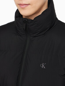 Buy 남성 릴랙스드 숏 다운 푸퍼 in color BLACK