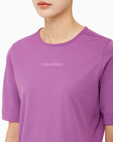 Buy 여성 박시 핏 에센셜 기능성 반팔 티셔츠 in color AMETHYST