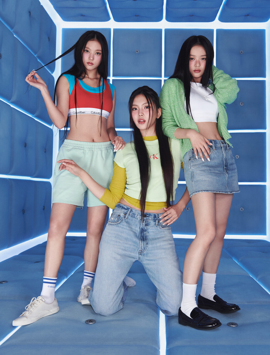 Buy 여성 청키 코튼 버튼업 가디건 in color SUMMER GREEN COMBO