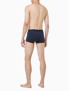 Buy 남성 CK 블랙 마이크로파이버 트렁크 in color Navy