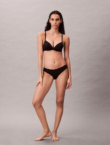 Buy 여성 퍼펙틀리 핏 와이어프리 푸쉬업 in color BLACK