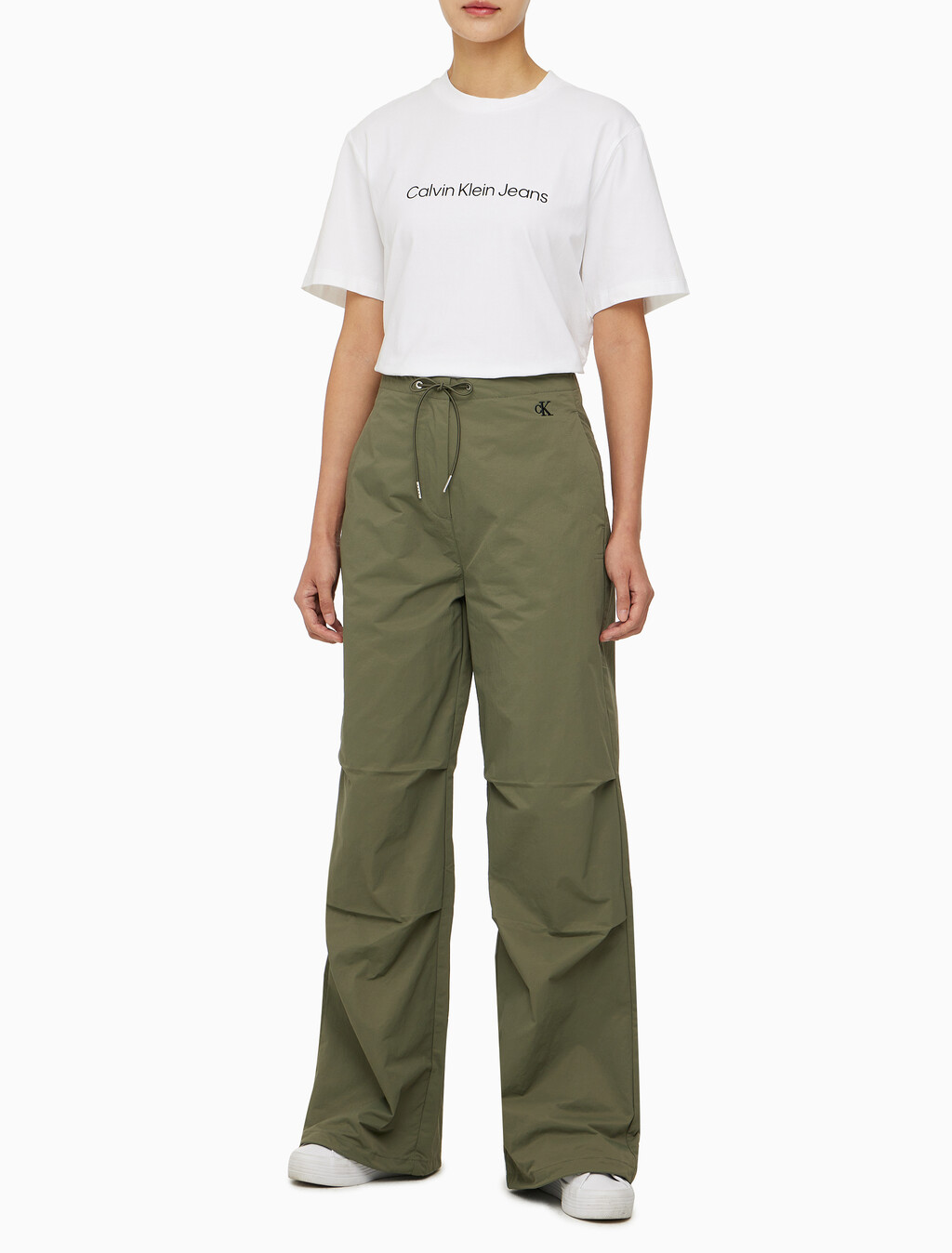 Buy 여성 릴렉스핏 파라슈트 팬츠 in color DUSTY OLIVE