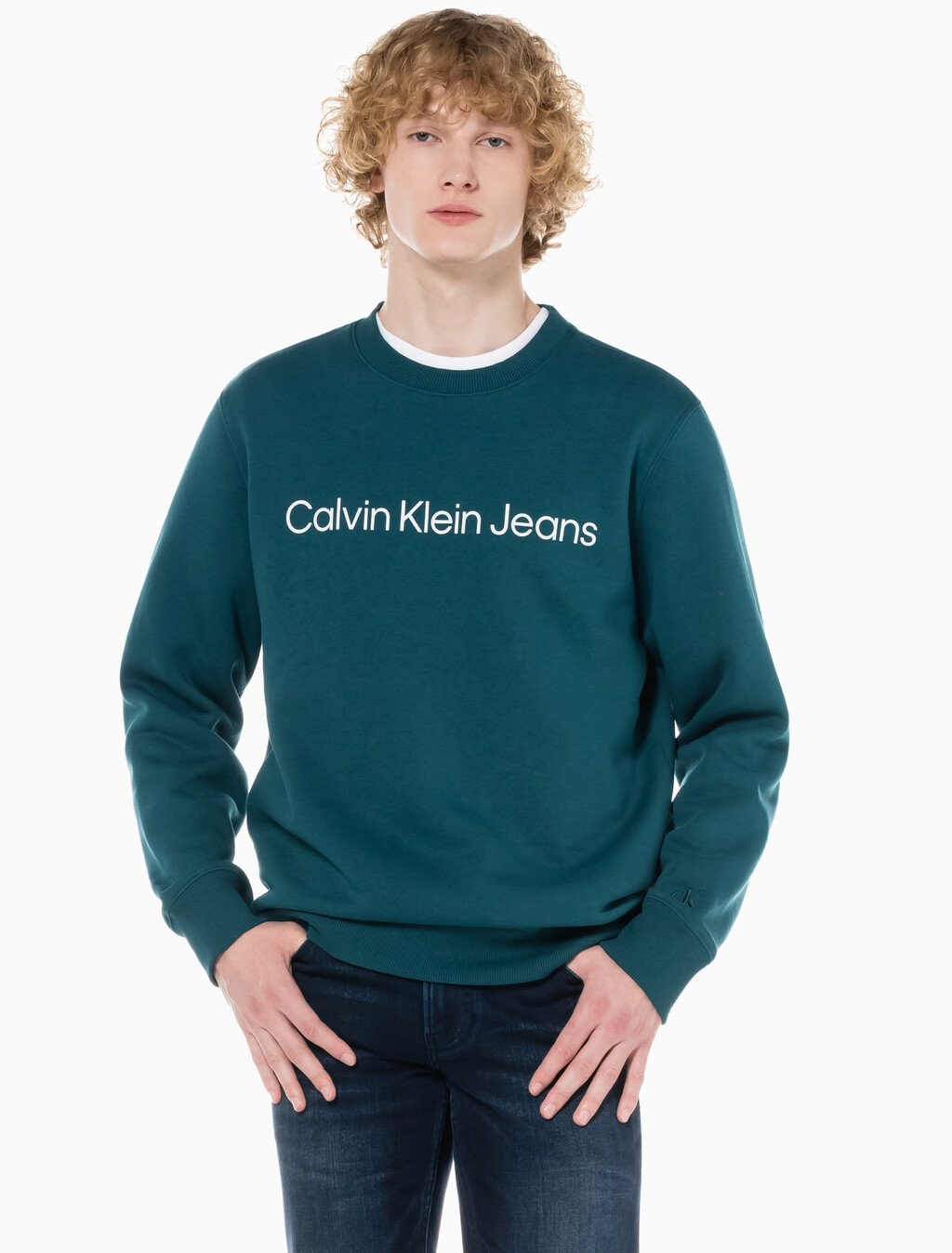 Buy 남성 레귤러핏 인스티튜셔널 로고 기모 스웨트셔츠 in color ATLANTIC DEEP