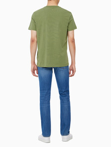 Buy 남성 레귤러핏 인스티튜셔널 로고 스트레치 반팔 티셔츠  in color KHAKI