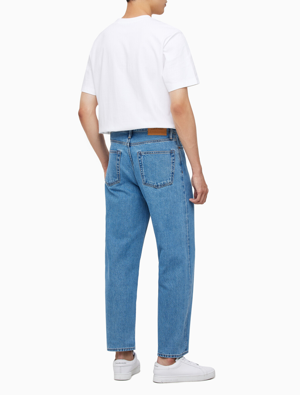 Buy 남성 스트레이트핏 라이트블루 데님 in color COASTAL BLUE