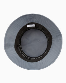 Buy 남성 CKJ 스포츠 에센셜 버킷햇 in color OVERCAST GREY