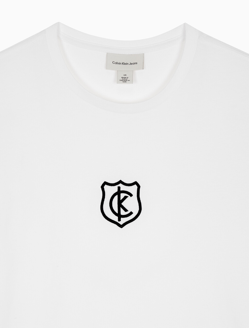 Buy 남성 레귤러핏 CK 쉴드 반팔 티셔츠 in color BRILLIANT WHITE