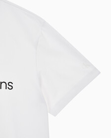 Buy 남성 레귤러핏 인스티튜셔널 로고 스트레치 반팔 티셔츠 in color BRIGHT WHITE