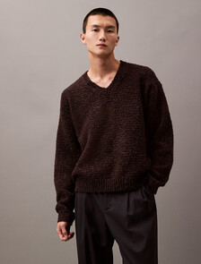 Buy 남성 롱슬리브 청키 울 브이넥 스웨터 in color KHAKI
