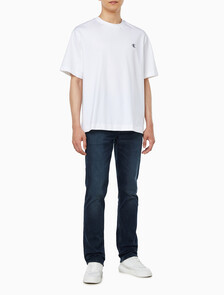 Buy 남성 릴렉스핏 탑스티치 패치 로고 반팔 티셔츠 in color BRIGHT WHITE