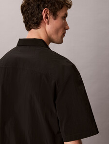Buy 나일론 릴렉스 캠프 카라 숏슬리브 셔츠 in color BLACK