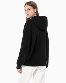Buy 남녀공용 릴렉스핏 스몰 모노그램 로고 기모 후디 in color CK BLACK