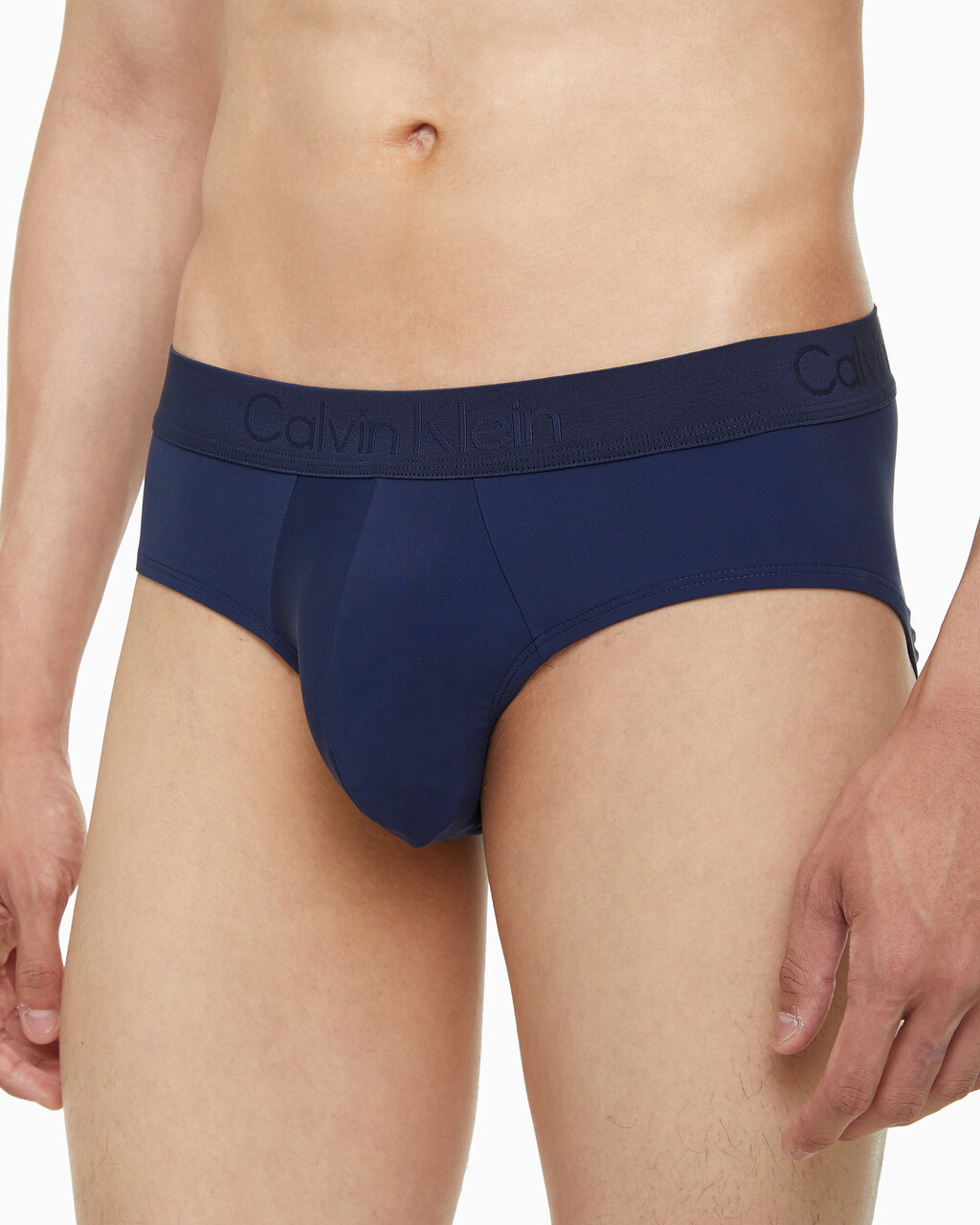 Buy 남성 CK 블랙 마이크로 싱글 힙브리프 in color BLUE SHADOW