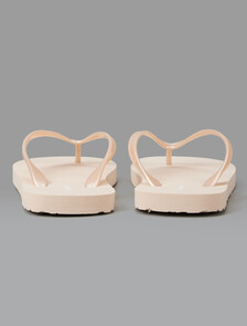 Buy 여성 에르와 TPU 메탈릭 플립플랍 in color PINK BEIGE