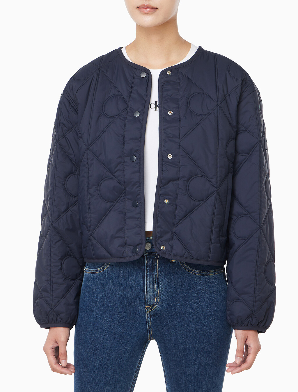 Buy 여성 라이트웨이트 AOP 퀼티드 라이너 자켓 in color Navy