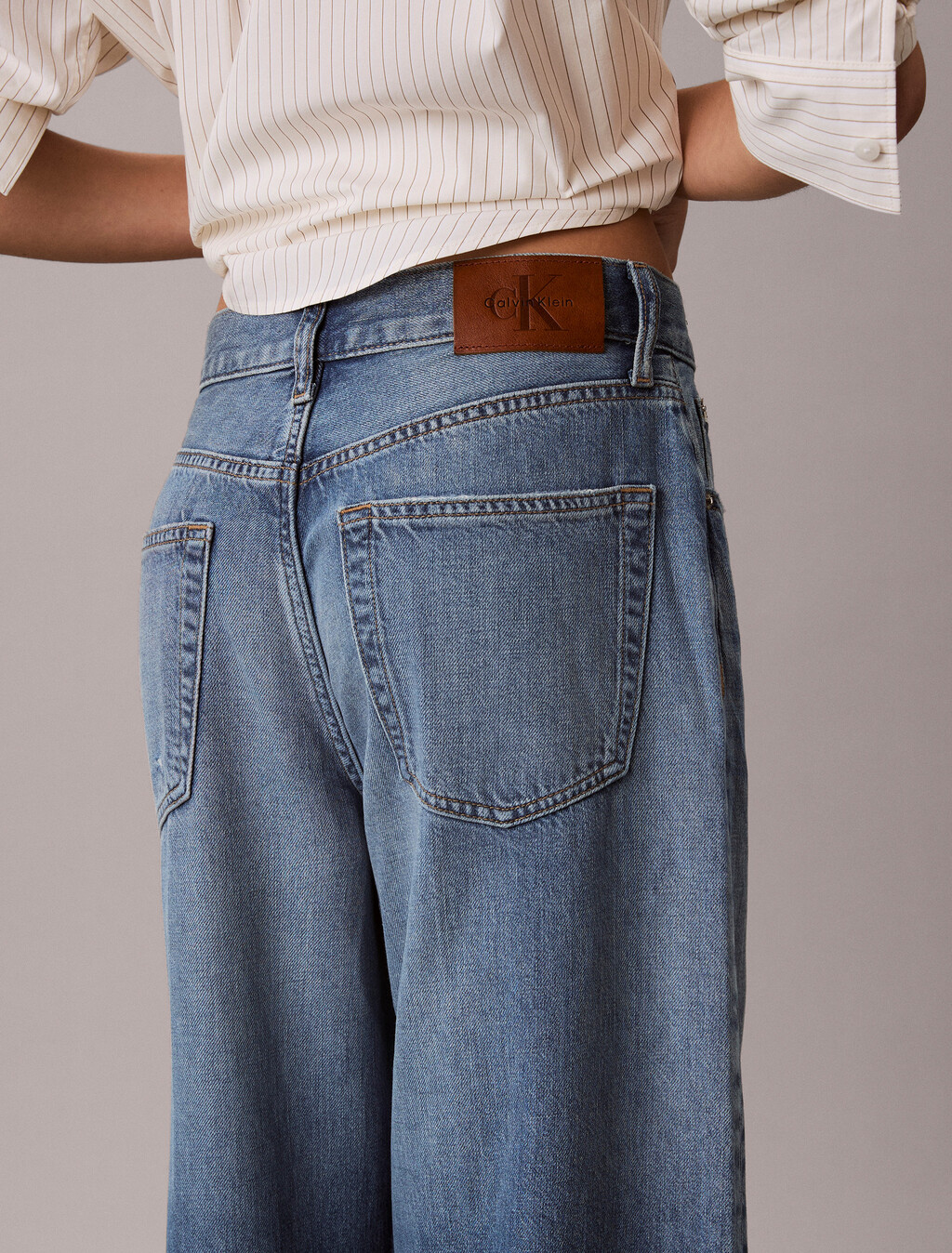 Buy 여성 와이드레그 리넨 데님 in color Mid Blue