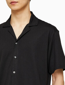 Buy 남성 니트 텐셀 쿨링 숏슬리브 버튼다운 탑 in color BLACK
