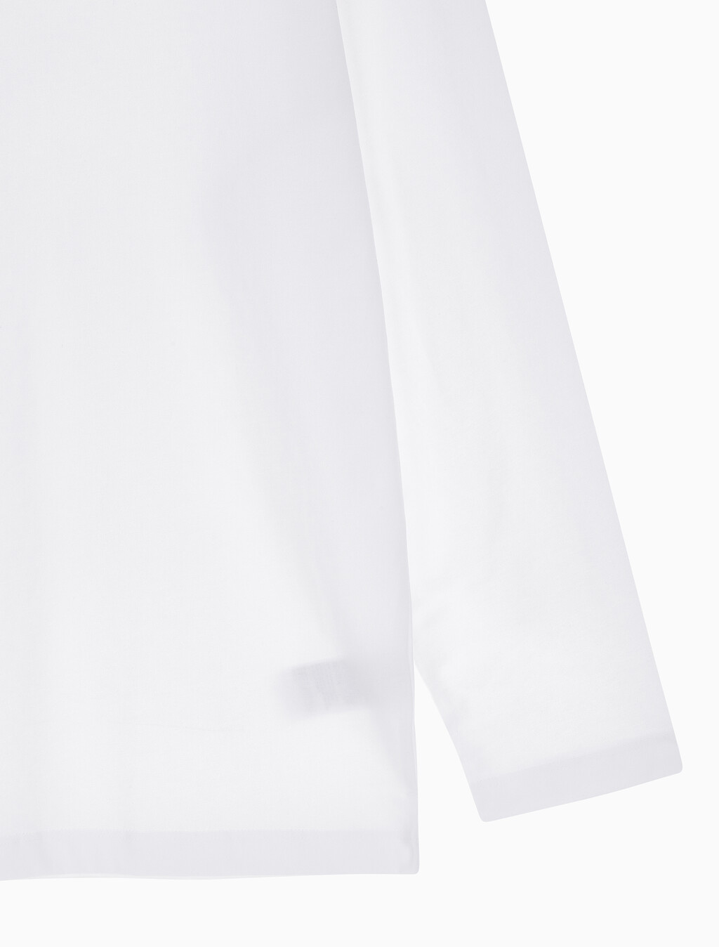 Buy 남녀공용  베이직 로고 긴팔 티셔츠 in color BRIGHT WHITE