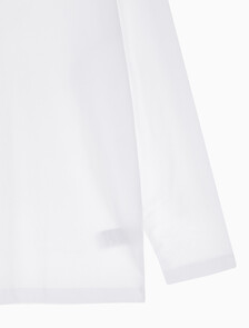 Buy 남녀공용  베이직 로고 긴팔 티셔츠 in color BRIGHT WHITE