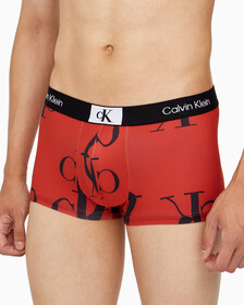 Buy 남성 1996 마이크로 로우라이즈 트렁크 in color RED/BLACK PATTERN