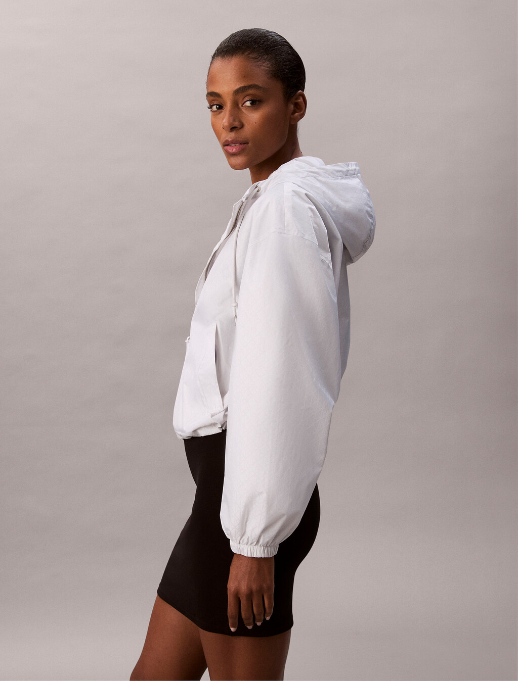 Buy 여성 AOP 로고 자카드 윈드 자켓 in color silver