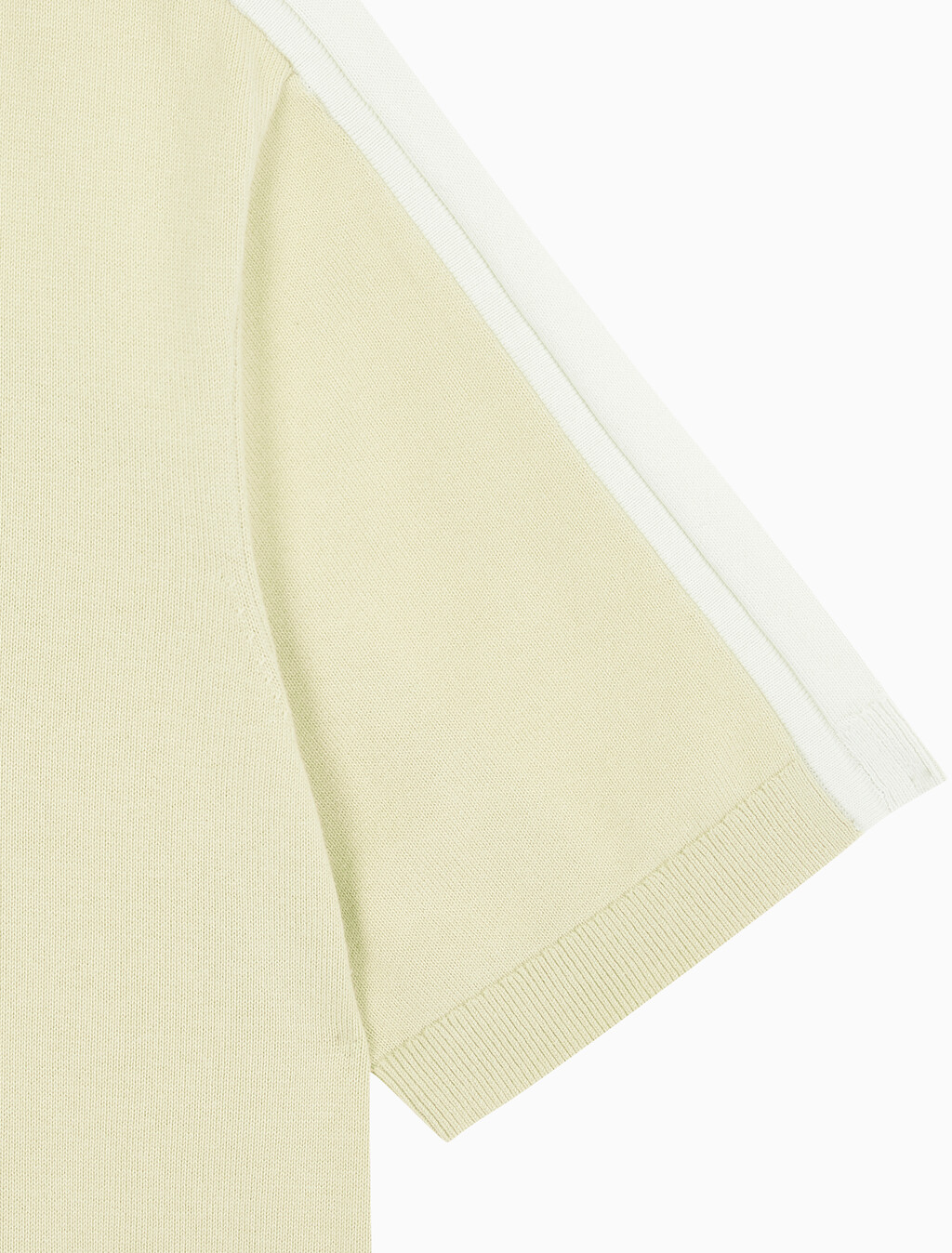 Buy 남성 토널 블로킹 폴로 반팔 티셔츠 in color GREEN