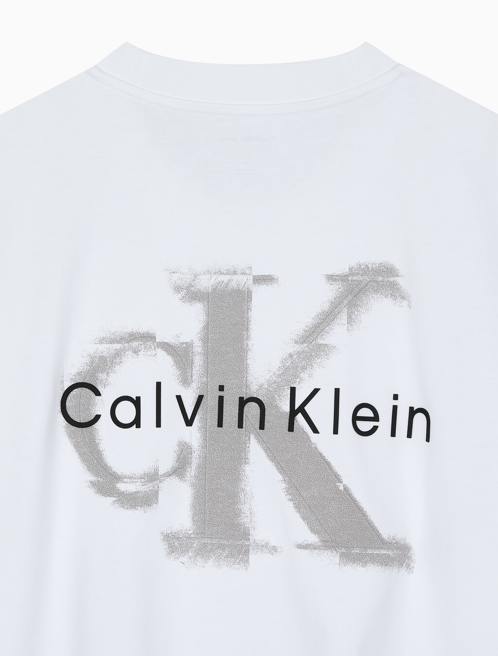 Buy 남성 오버핏 엠보스 모노로고 티 in color BRIGHT WHITE