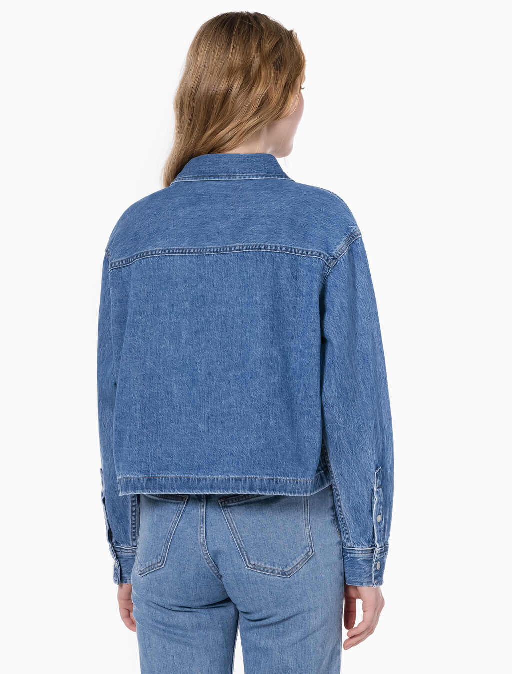 Buy 여성 크롭 대드핏 데님 셔츠 in color CHALKY BLUE
