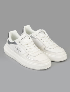 Buy 여성 말모 메타 스니커즈 in color WHITE/SILVER