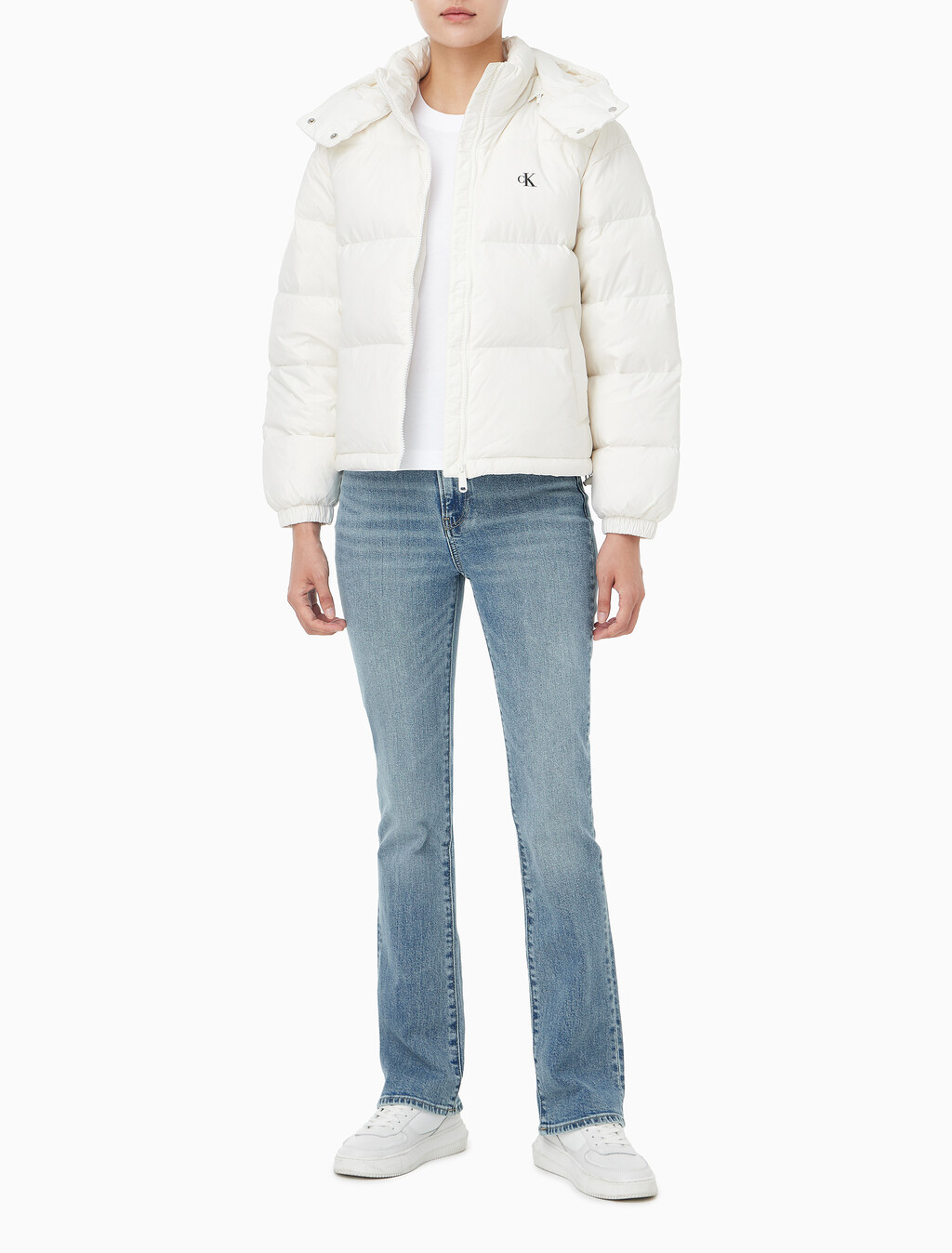 Buy 여성 에센셜 미드 웨잇 푸퍼 자켓 in color Ivory