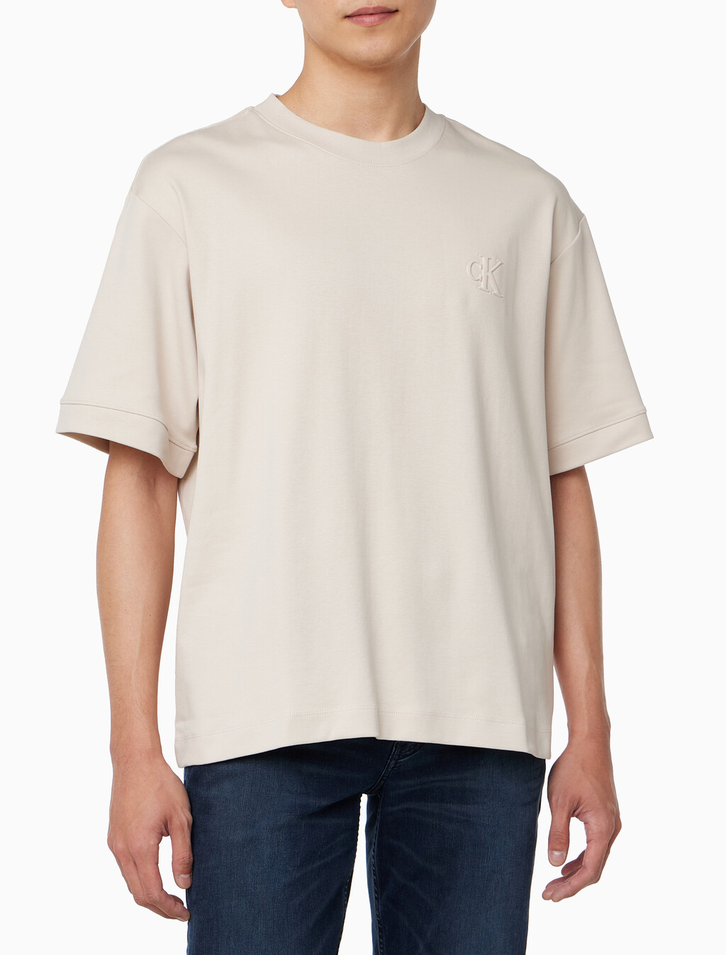 Buy 남성 릴렉스핏 CK 인터락 반팔 티셔츠 in color LIGHT BEIGE