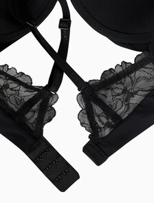 Buy 여성 퍼펙틀리 핏 레이스 AF 퍼펙트 커버리지 컨투어 브라 in color BLACK