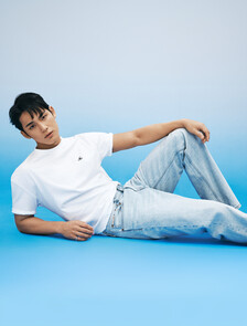 Buy 남성 시그니처 90's 스트레이트핏 스카이블루 데님 in color LIGHT BLUE