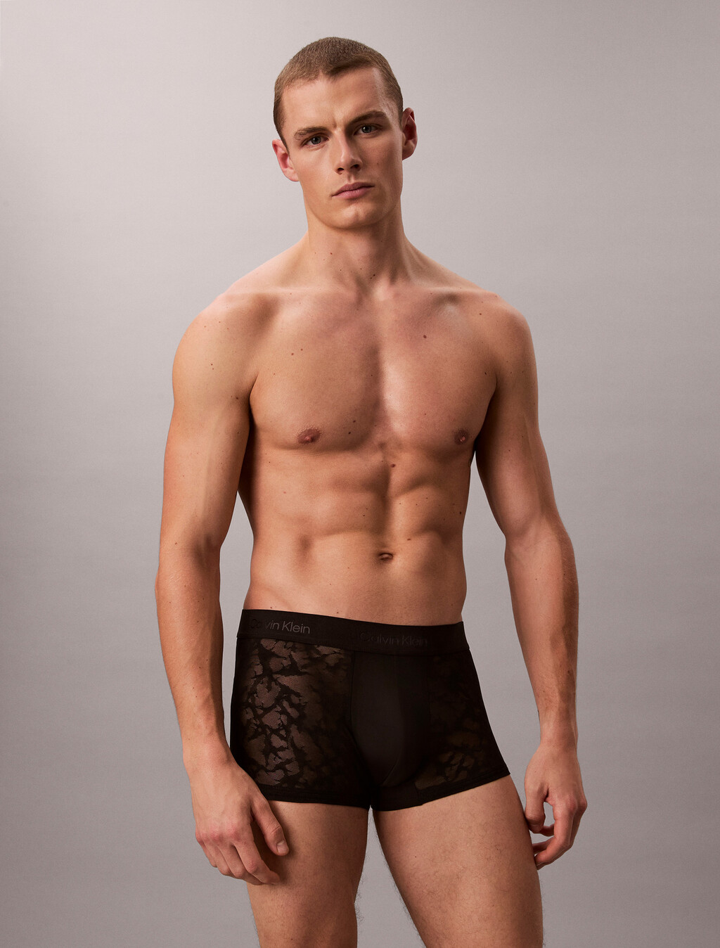 Buy 남성 스컬프트 레이스 로우 라이즈 트렁크 in color BLACK