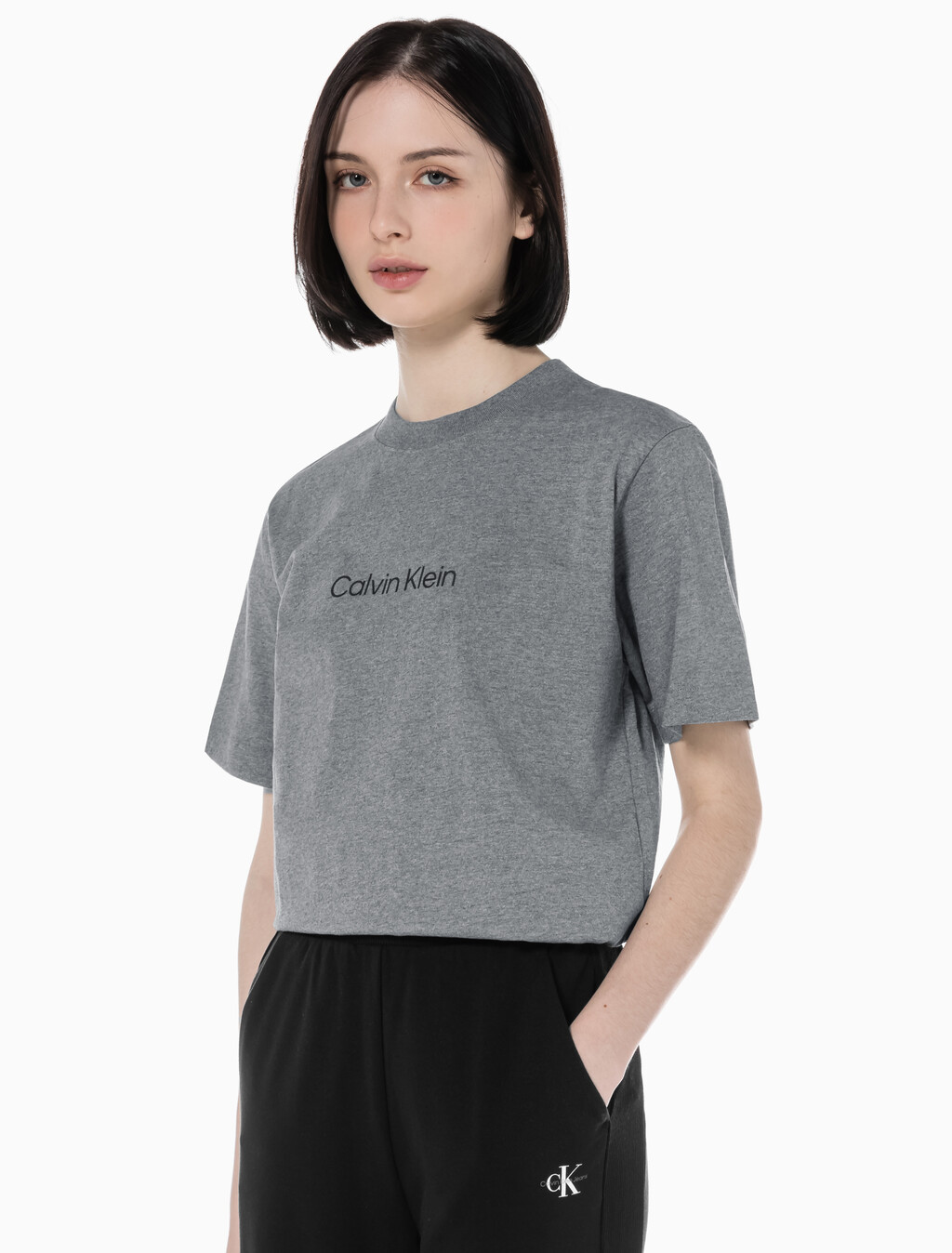 Buy 여성 릴렉스드 스탠다드로고 크루넥 반팔 티셔츠  in color MEDIUM GREY HEATHER