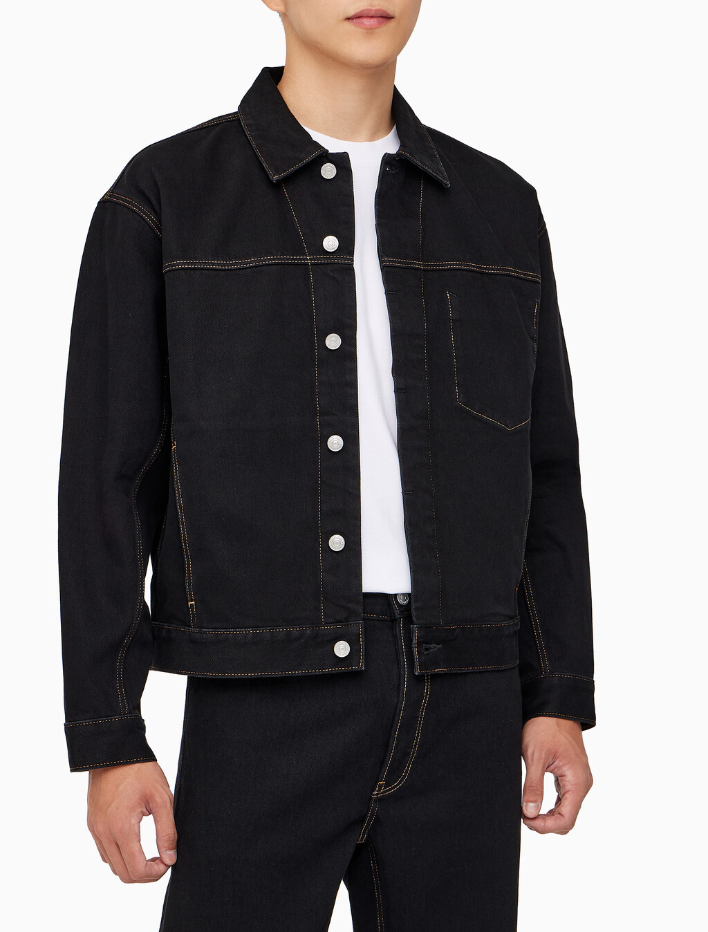 Buy [손흥민 캡슐] 남성 릴렉스 데님트러커 in color BLACK