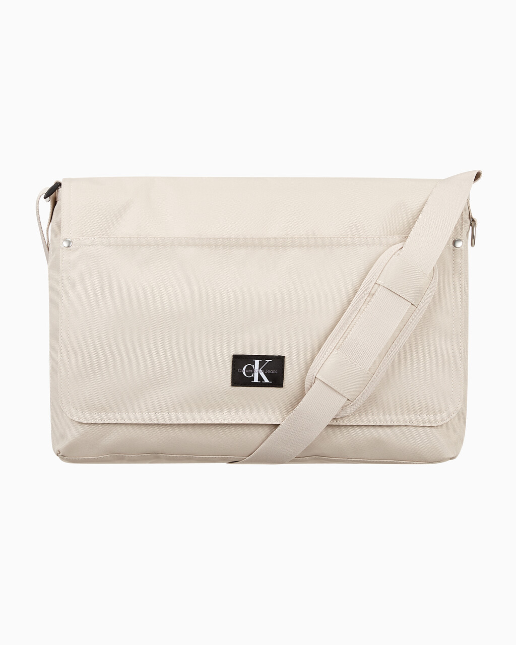 Buy 남성 CKJ 스포츠 에센셜 메신저백 in color BEIGE