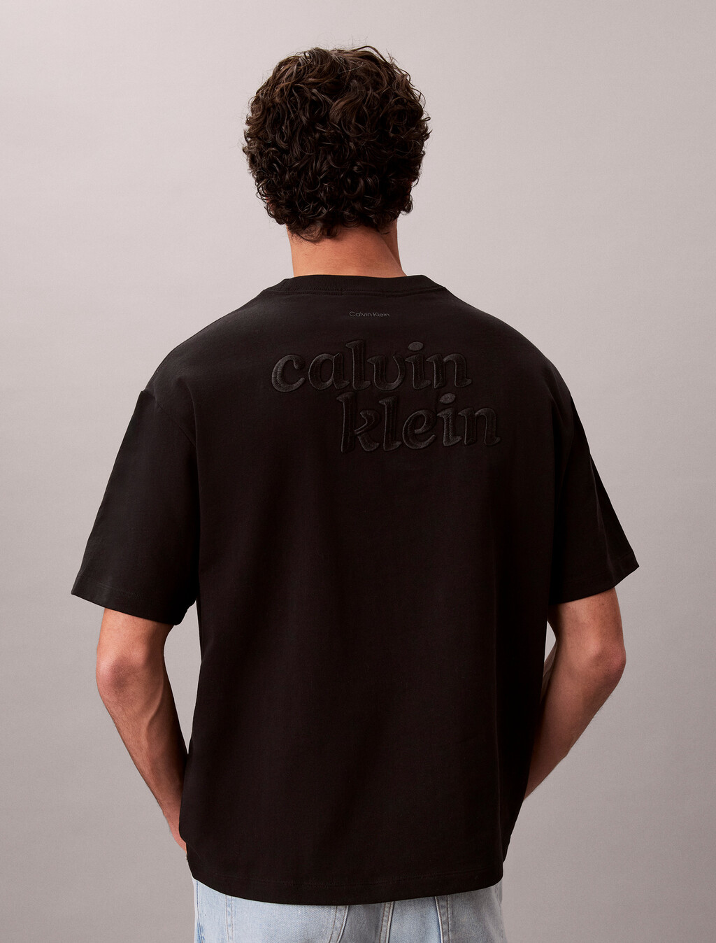 Buy 헤비 오픈엔드 저지 그래픽 티 in color BLACK