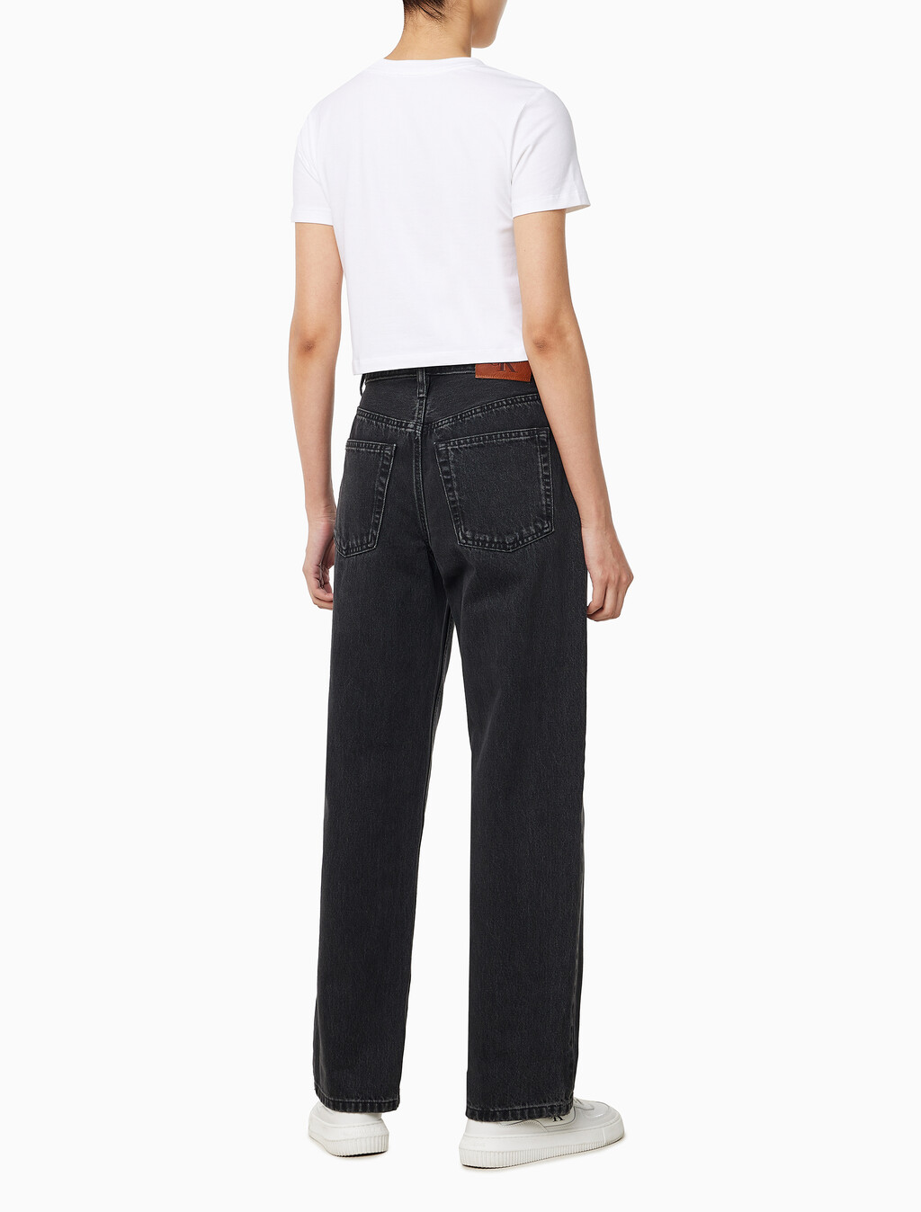 Buy 여성 90's 루즈핏 블랙 데님 in color CK ESSENTIAL BLACK