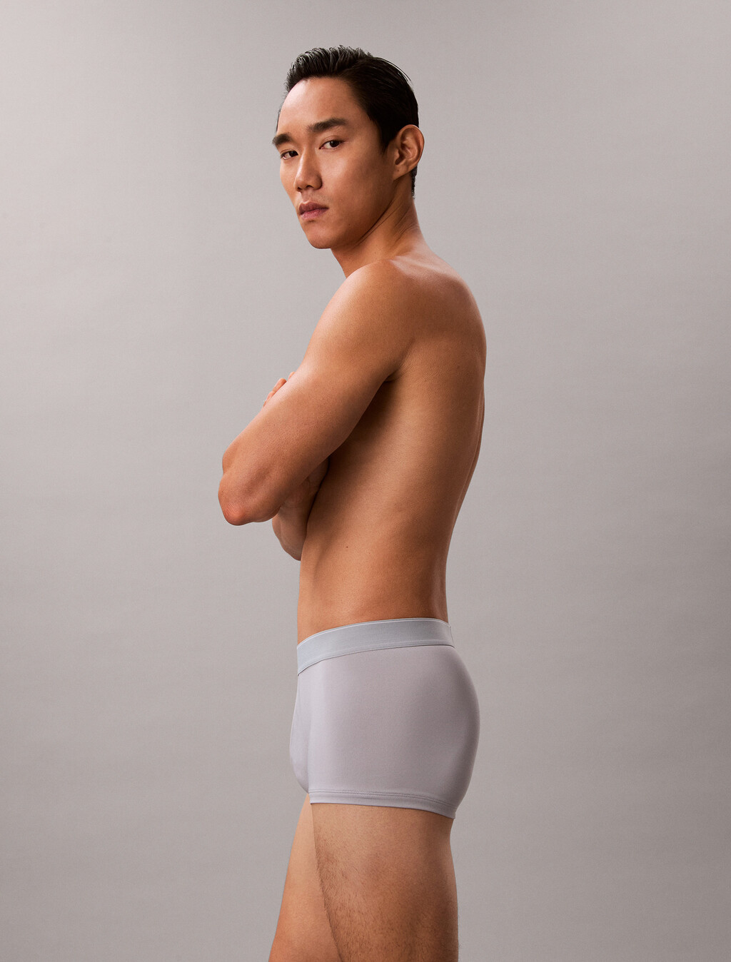 Buy 남성 CK 그래픽 마이크로 로우 라이즈 트렁크 in color GREY