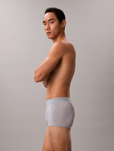 Buy 남성 CK 그래픽 마이크로 로우 라이즈 트렁크 in color GREY