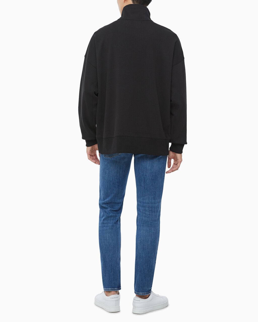 Buy 남성 인스티튜셔널 엠보스드 하프집업 스웻셔츠 in color CK BLACK