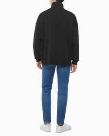 Buy 남성 인스티튜셔널 엠보스드 하프집업 스웻셔츠 in color CK BLACK