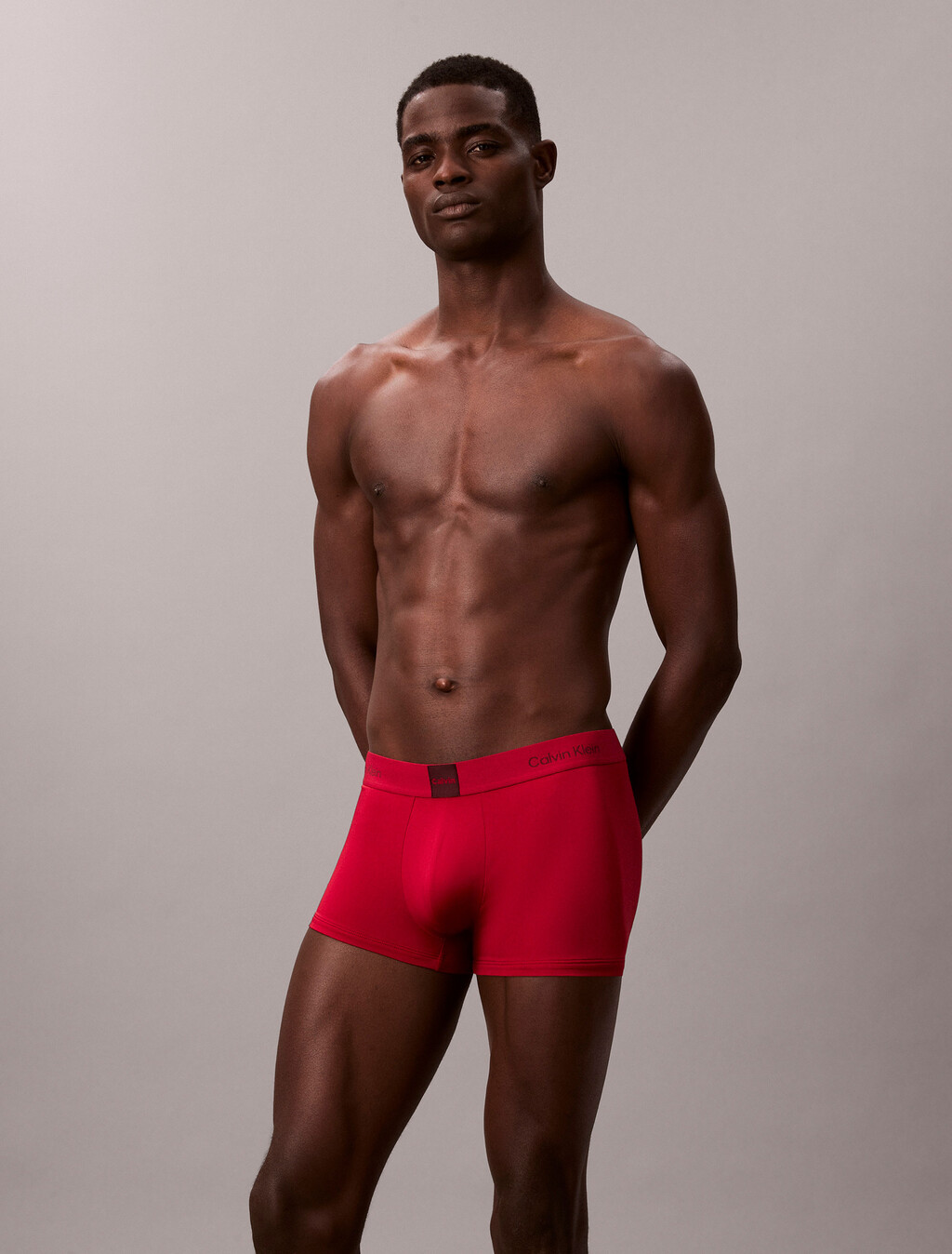 Buy 남성 모던 로고 패치 마이크로 로우 라이즈 트렁크 in color red