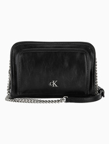 Buy 여성 CKJ 유틸리티 메탈 로고 카메라 백 in color BLACK