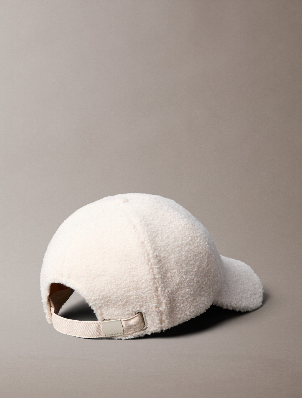Buy 남녀공용 셜파 패치 볼캡 in color IVORY